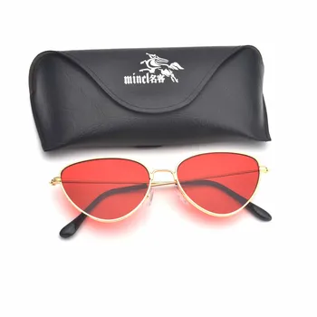 MINCL/2018 vermelho sexy moda óculos de sol das mulheres da marca do designer de rebites branco preto de moda de óculos de sol feminino uv400 com caixa FML